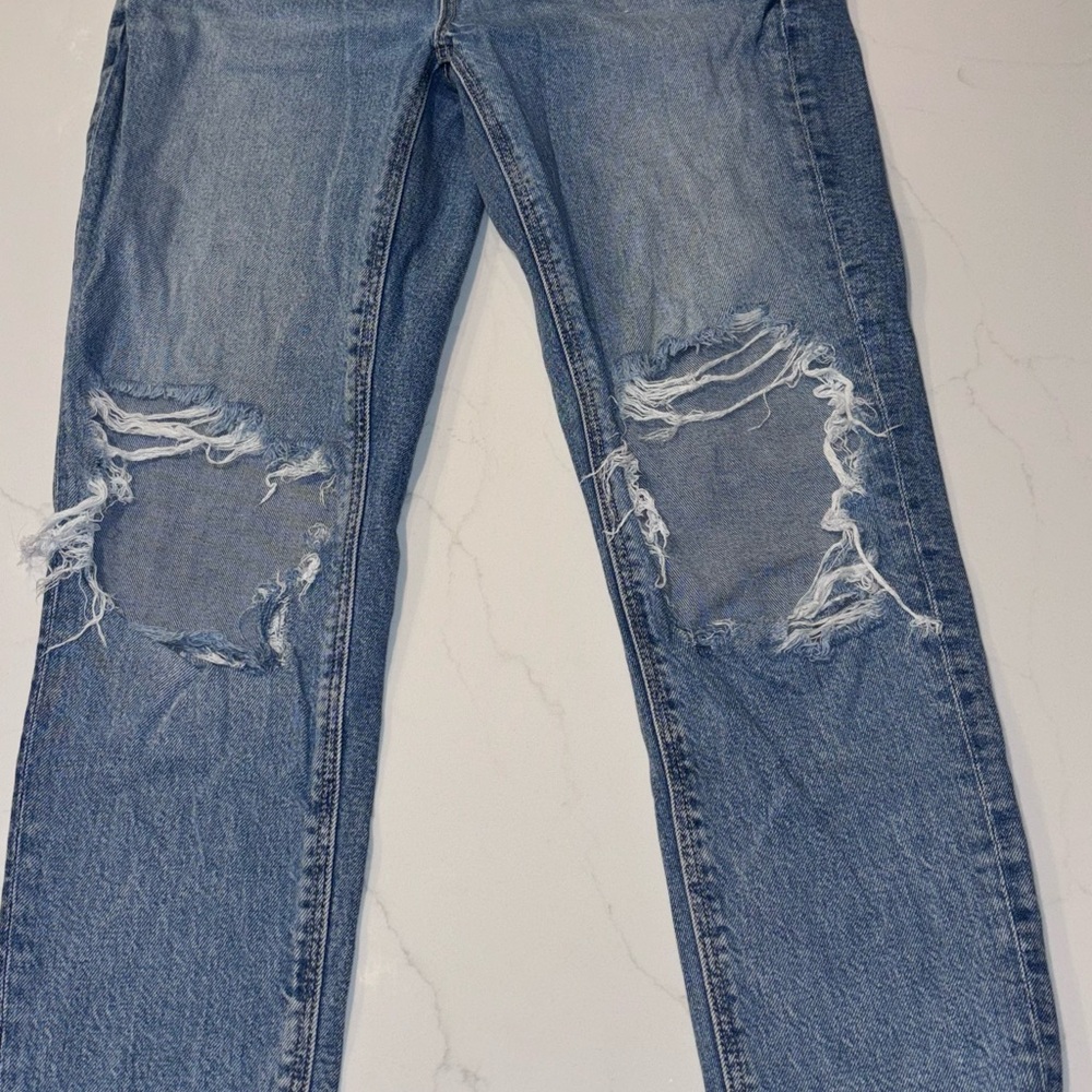 American Eagle Distressed Blue Jeans - Picture 3 of 4